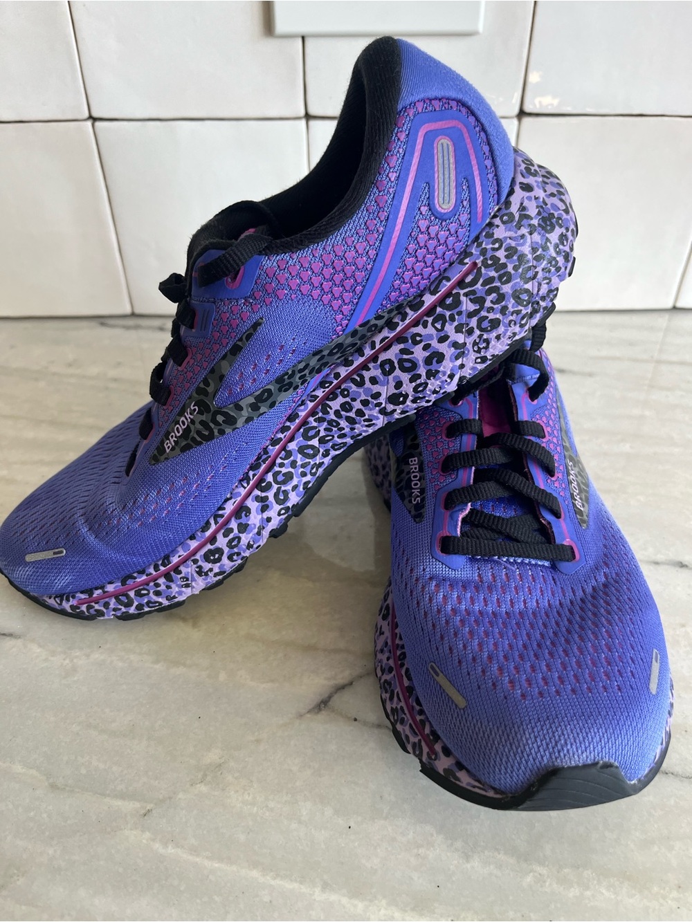 BROOKS GHOST 14 PURPLE LEOPARD RUNNING SHOE SNEAKER SZ 8